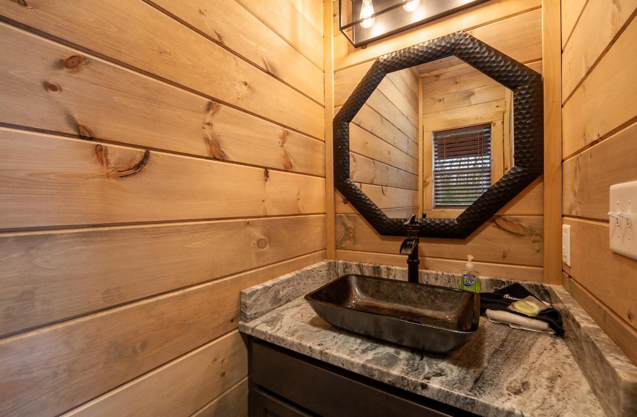 Creekside Manor Too Cabin Gatlinburg Exterior photo